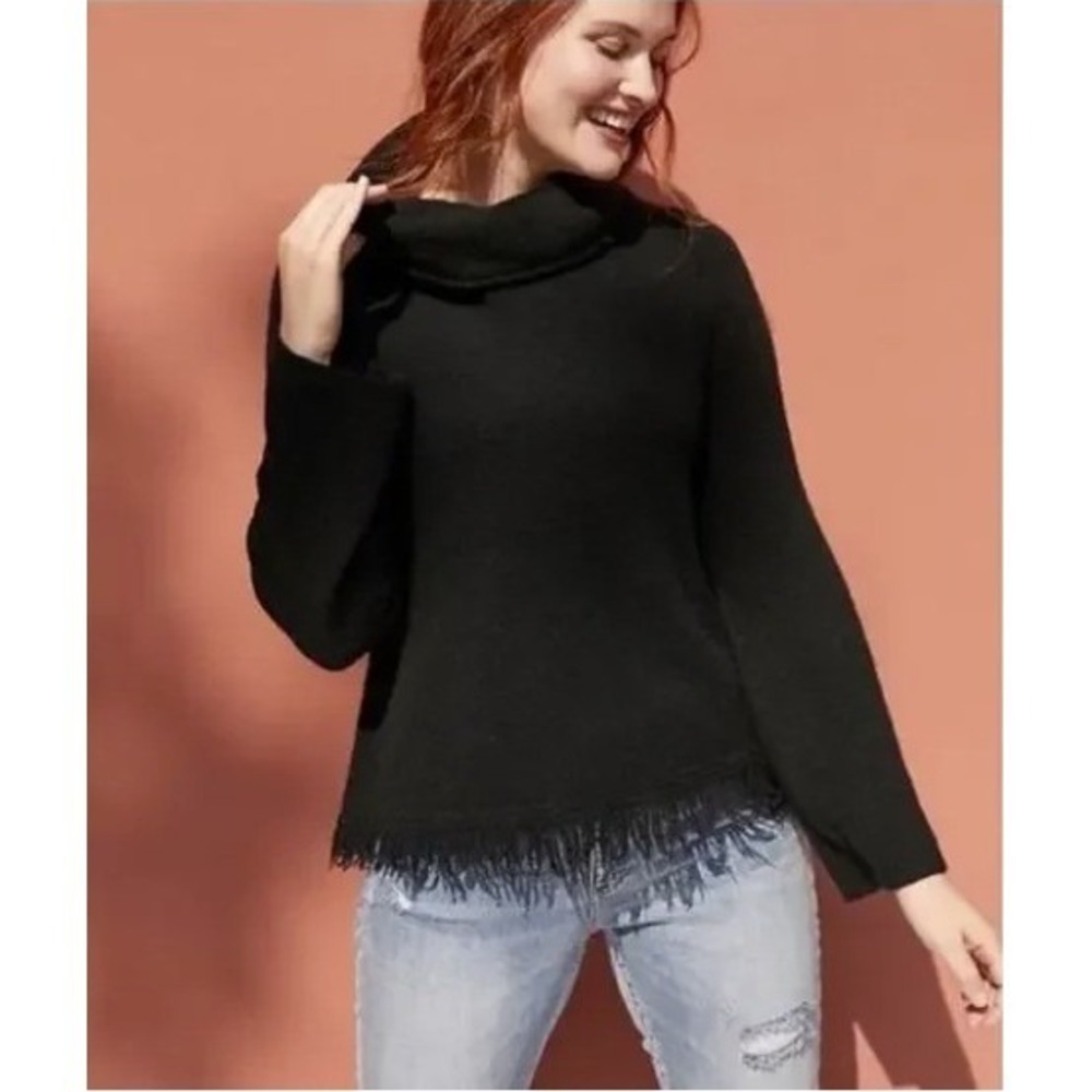 Anthropologie Akemi‎ + Kin Women's Size Small Black Fringe Hem Cowl Neck Sweater